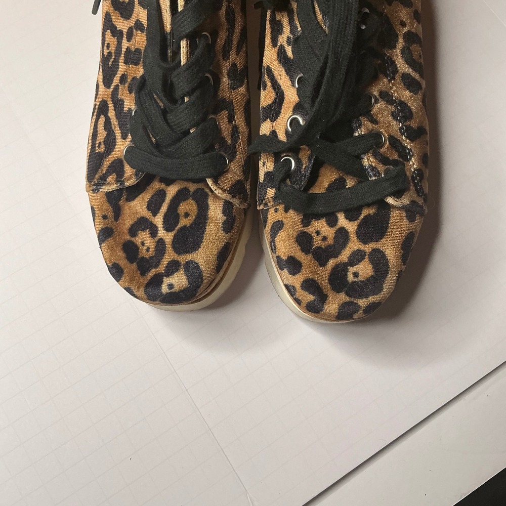 Steve Madden Korrie Leopard Print‎ Velvet Platform Sneakers Women's Size 10B - Picture 2 of 5